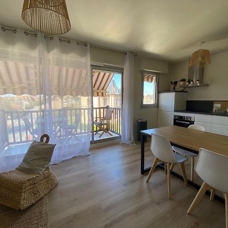 Hyper Centre - 2 Pieces Tout Confort - Terrasse - Ascenseur - Cabourg Exterior photo